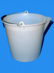 Polyethylene Bucket with stainless steel handle capacity 9 liters